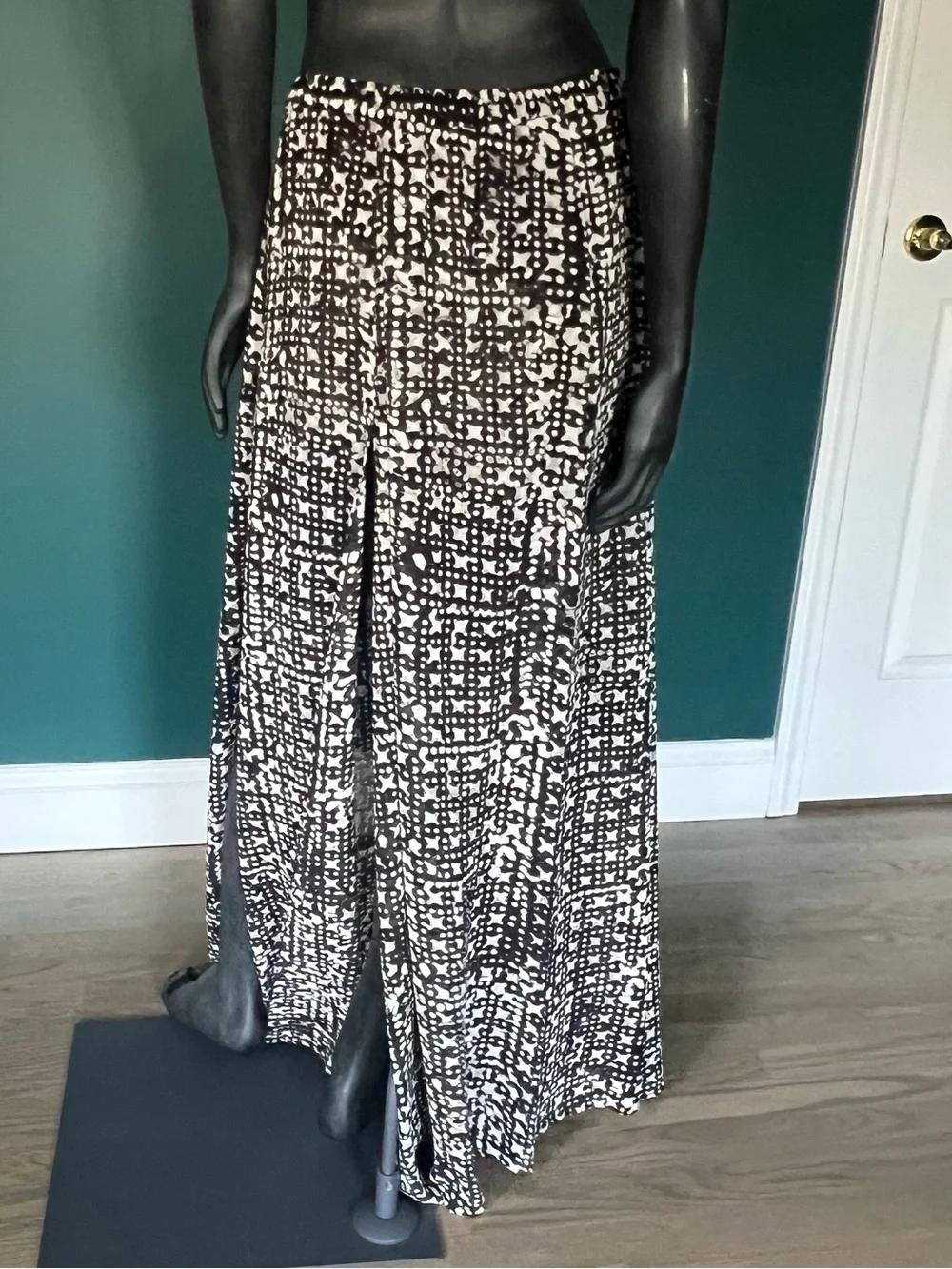 Michael Kors Black and White Graphic Print Maxi Skirt